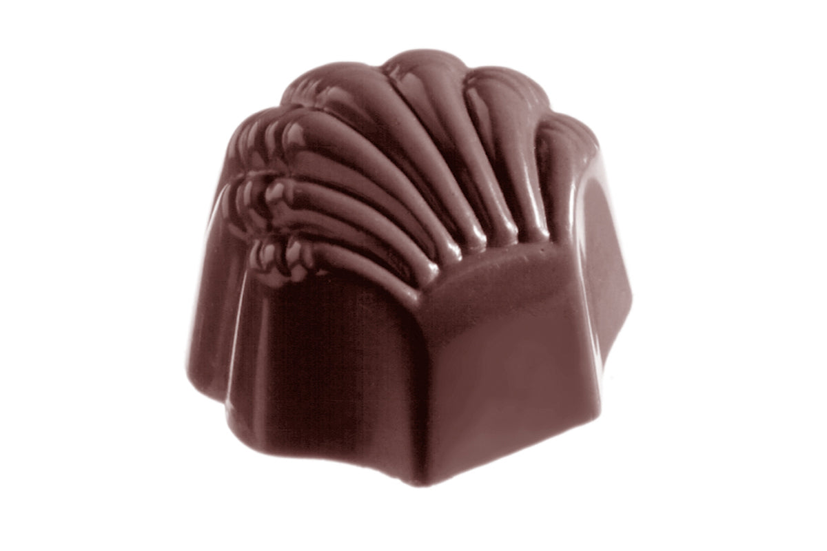 CW1070 - Chocolate World - Chocolate Shell High Polycarbonate Mould