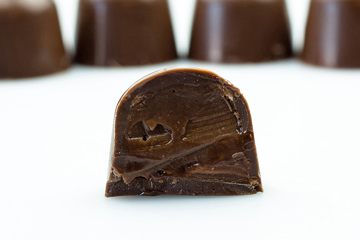 CW1157 - Chocolate World - Cone Ø 30 X 25 mm Polycarbonate Mould