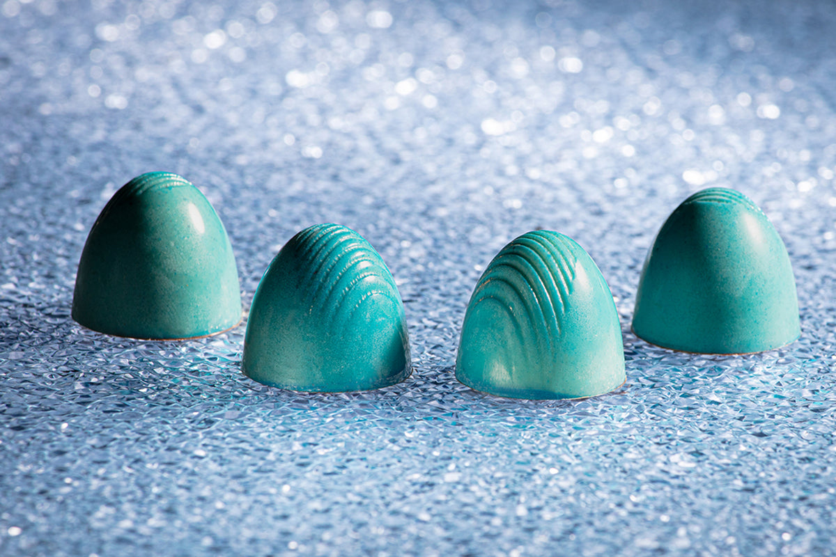 CW12091 - Chocolate World - Half Ribbed American Truffle Polycarbonate Mould