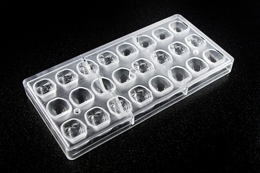 CW1666 - Chocolate World - Chocolate Skull Polycarbonate Mould