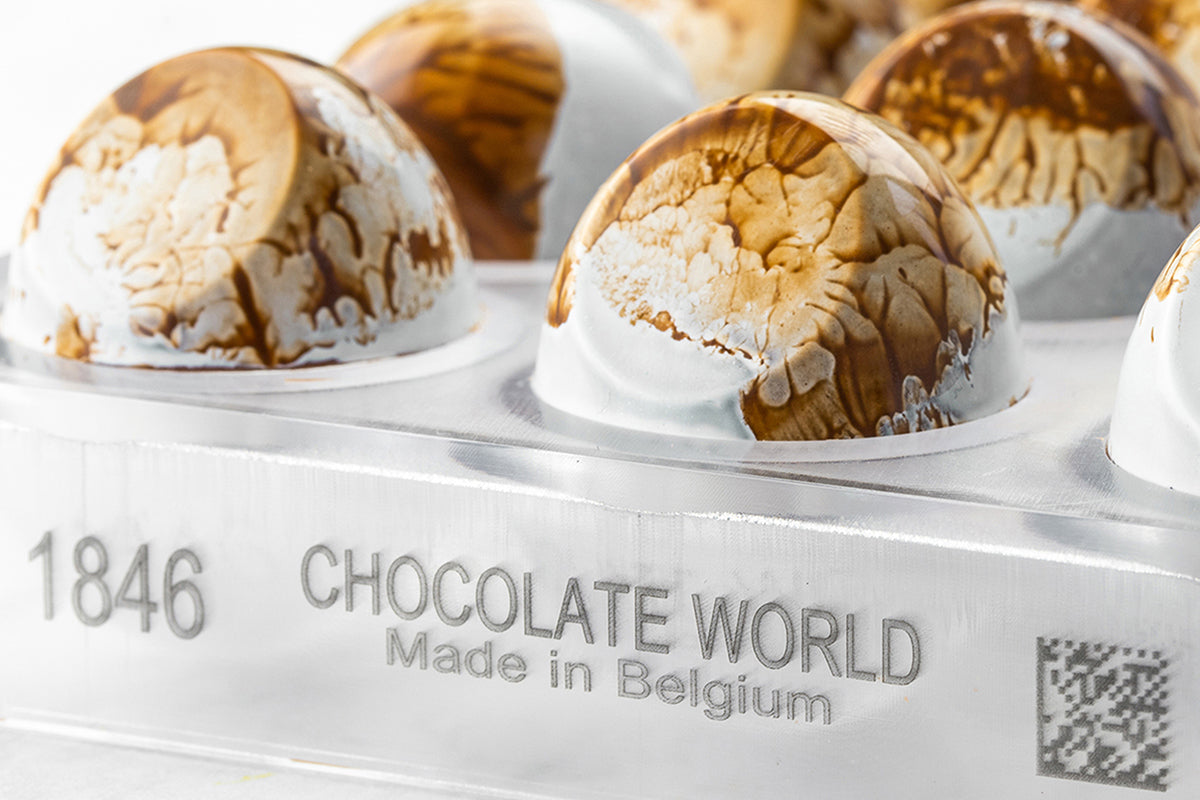 CW1846 - Chocolate World - Half Sphere Flat Side Polycarbonate Mould