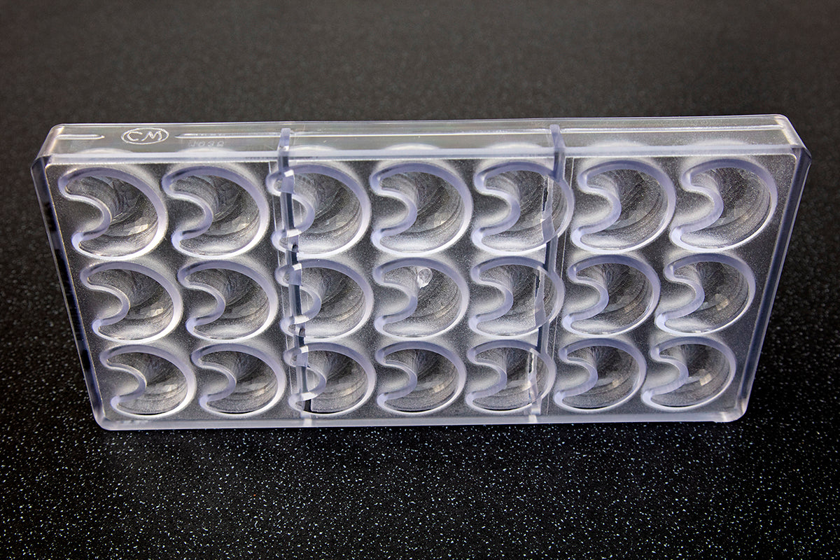 CW1935 - Chocolate World - Half Moon Facet Polycarbonate Mould