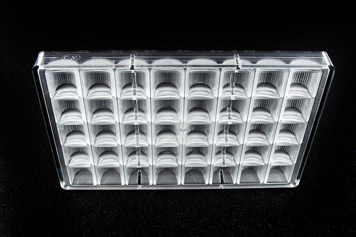 CW2100 - Chocolate World - Rounded 38 g Tablet Polycarbonate Mould