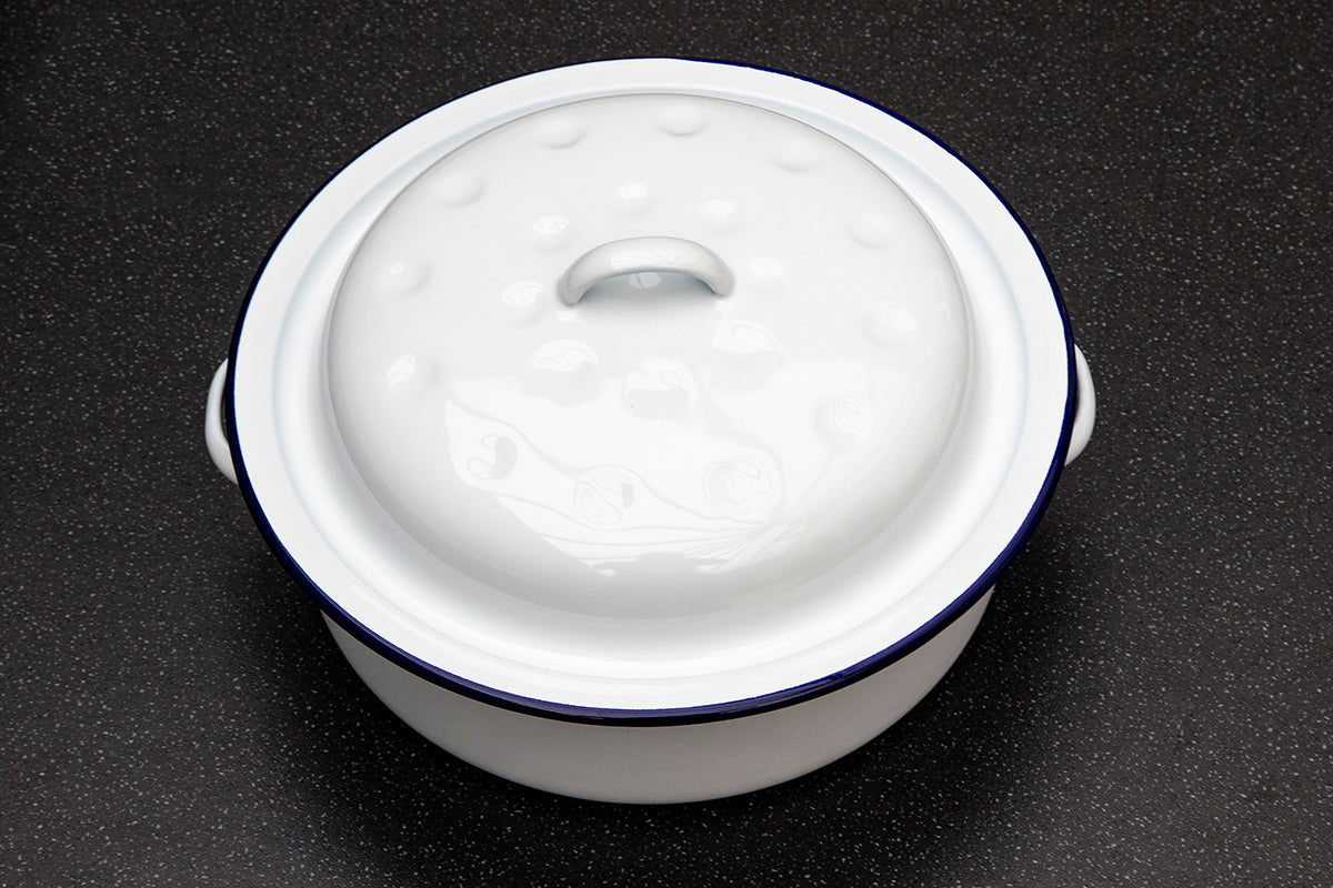 Falcon Enamel 20cm Round Roaster For Sourdough Bread
