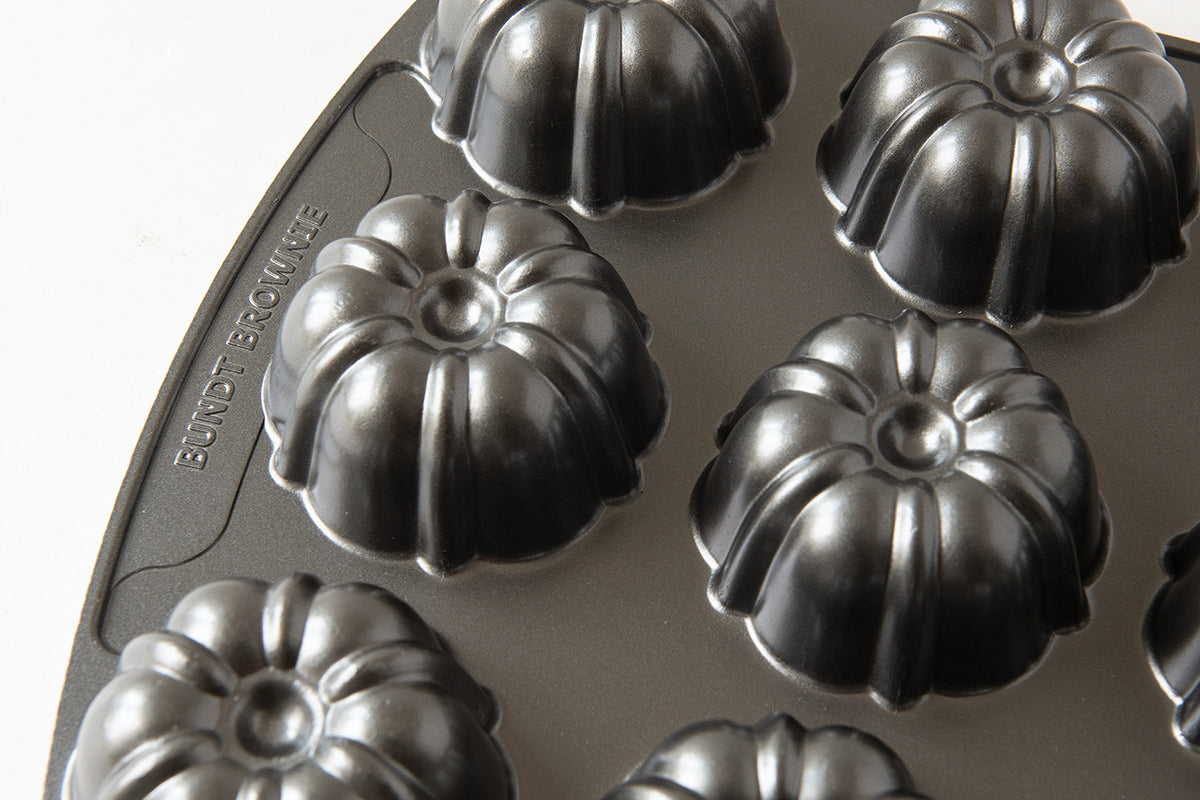 Nordic Ware - 52824 - Bundt ® Brownie Pan
