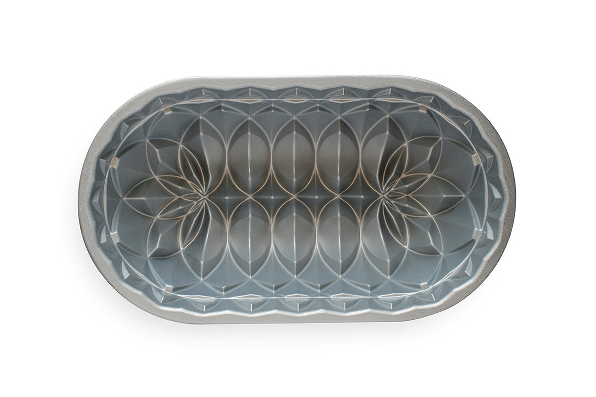 Nordic Ware - 82677 - Jubilee Loaf Pan