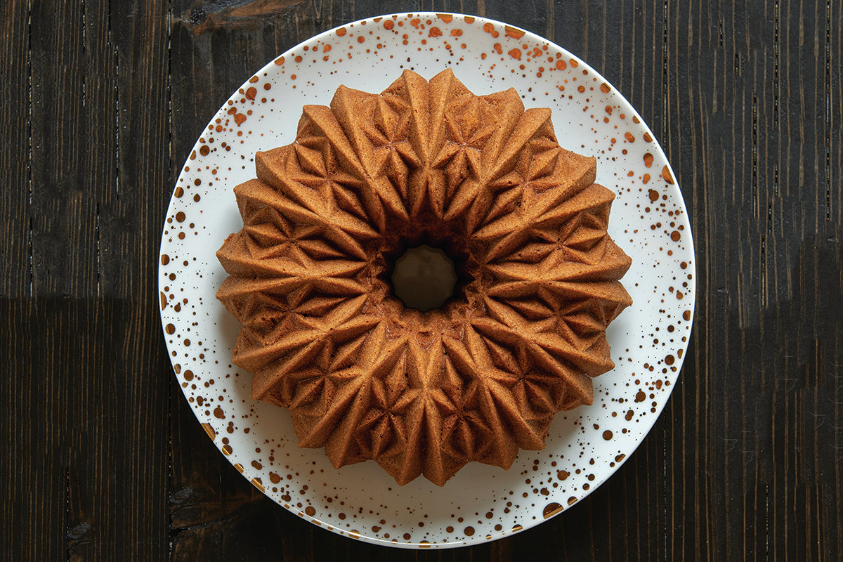 Nordic Ware - 92877 - Cut Crystal Bundt ® Pan