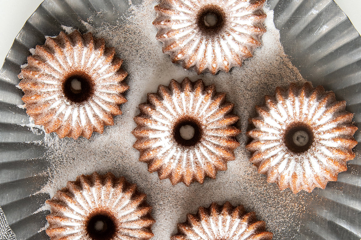 Nordic Ware - 93377 - Brilliance Bundtlette ® Pan