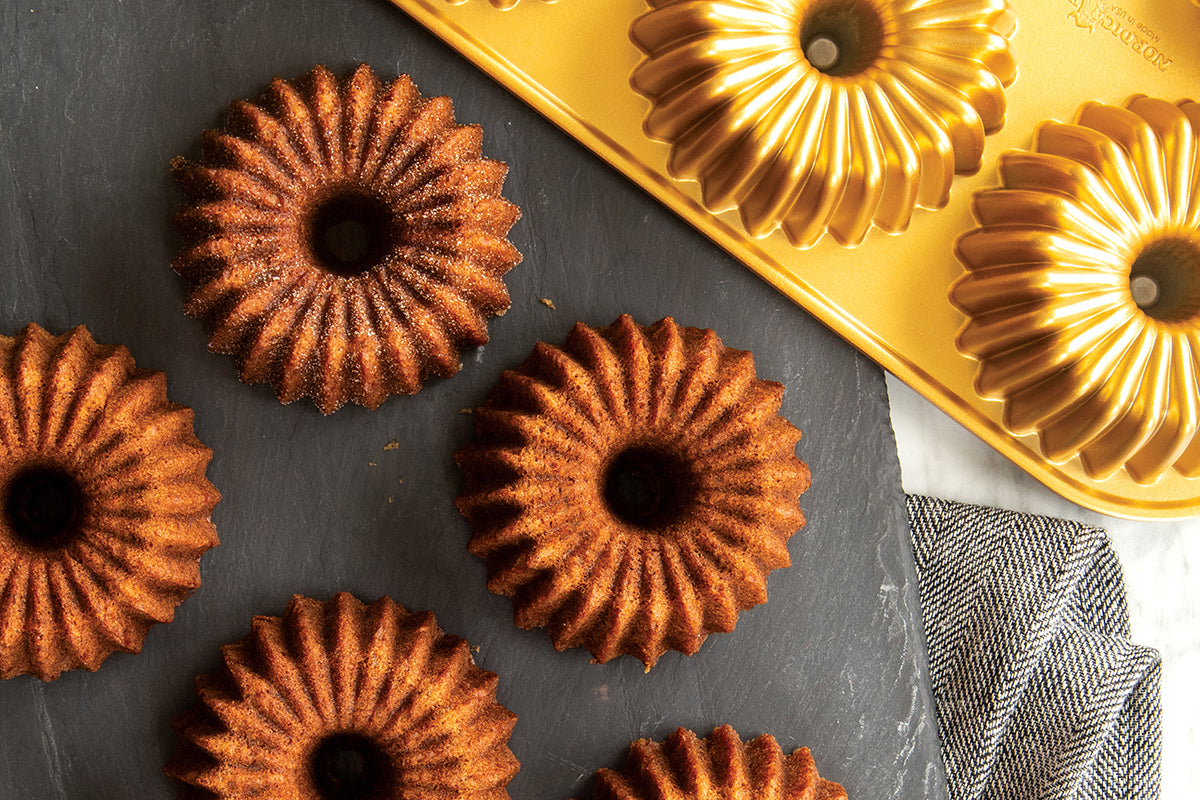 Nordic Ware - 93377 - Brilliance Bundtlette ® Pan