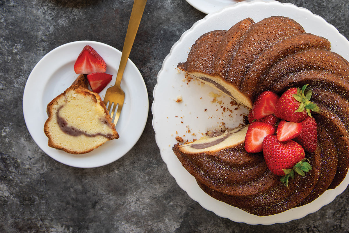 Nordic Ware - 94077 - Gold Swirl Bundt