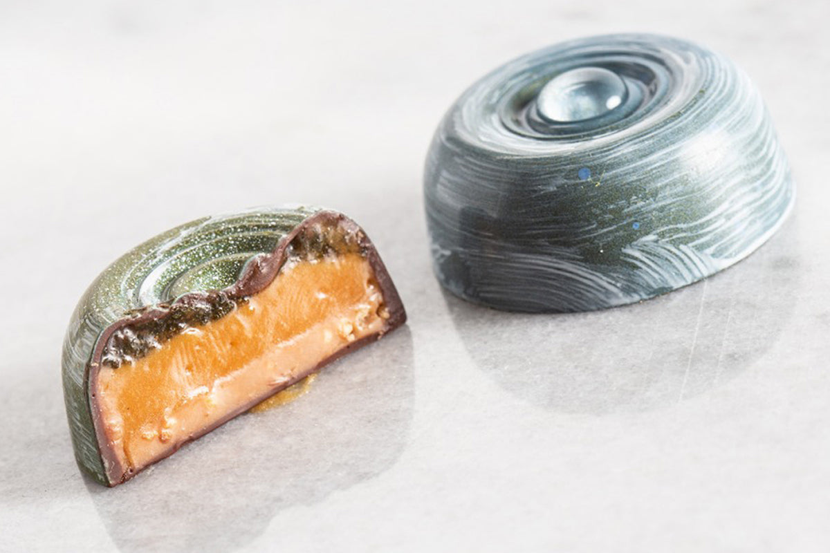 CW12001 - Chocolate World - "The Orbit" Dutch Pastry Polycarbonate Mould