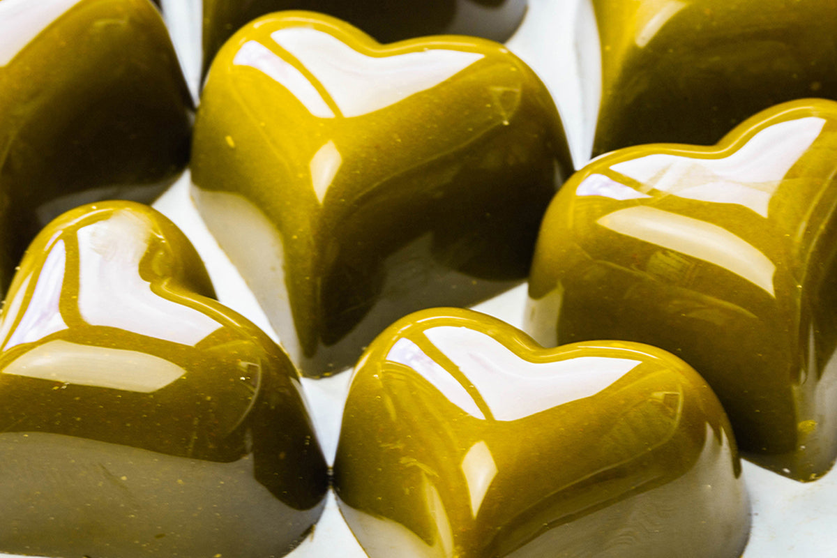 CW1218 - Chocolate World - Small Puffy Heart Polycarbonate Mould