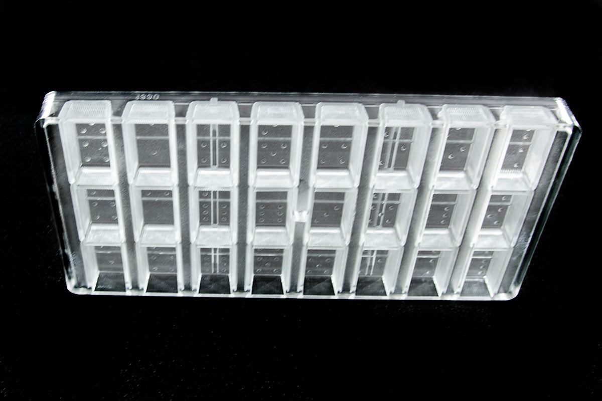 CW1330 - Chocolate World - Chocolate Domino Polycarbonate Mould
