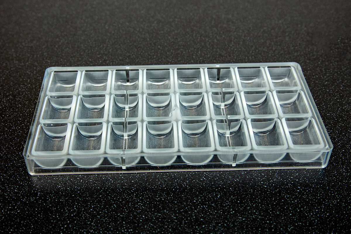 CW1384 - Chocolate World - Smooth Bouche Polycarbonate Mould