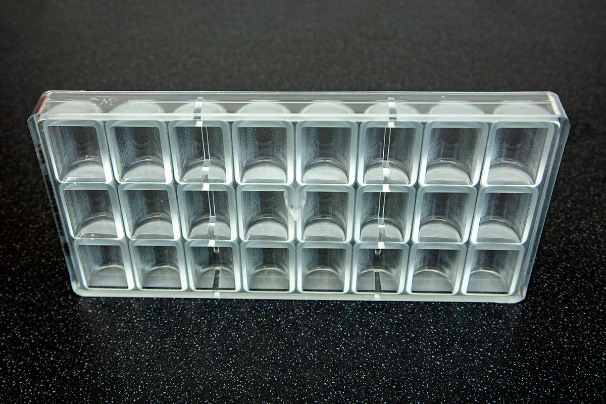 CW1384 - Chocolate World - Smooth Bouche Polycarbonate Mould