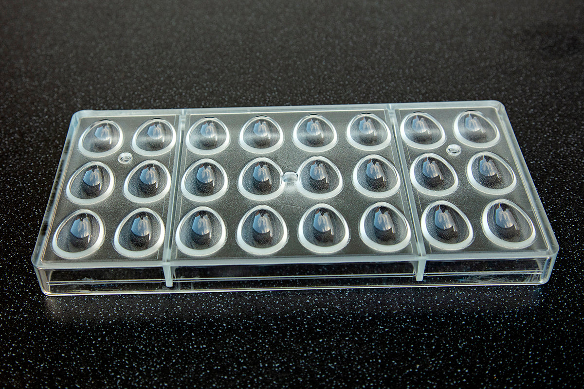 CW1582 - Chocolate World - Smooth Egg 33 mm Polycarbonate Mould