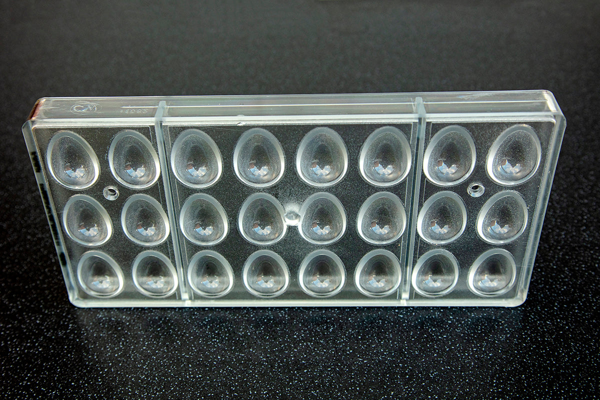 CW1582 - Chocolate World - Smooth Egg 33 mm Polycarbonate Mould