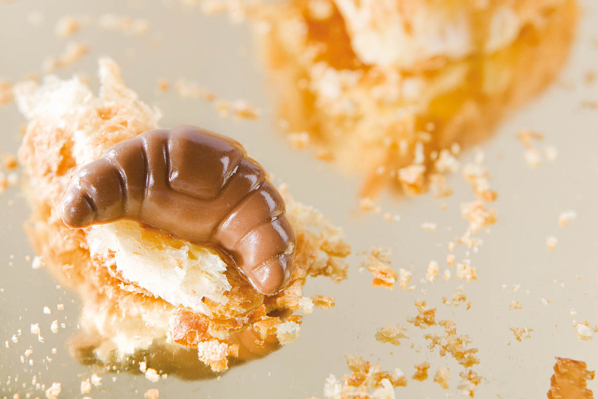 CW1638 - Chocolate World - Chocolate Croissant Polycarbonate Mould