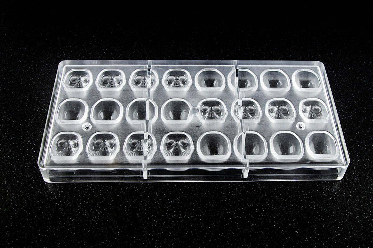 CW1666 - Chocolate World - Chocolate Skull Polycarbonate Mould