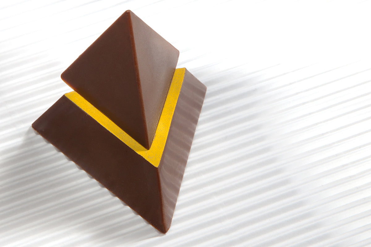 CW1672 - Chocolate World - Pyramid Smooth Polycarbonate Mould