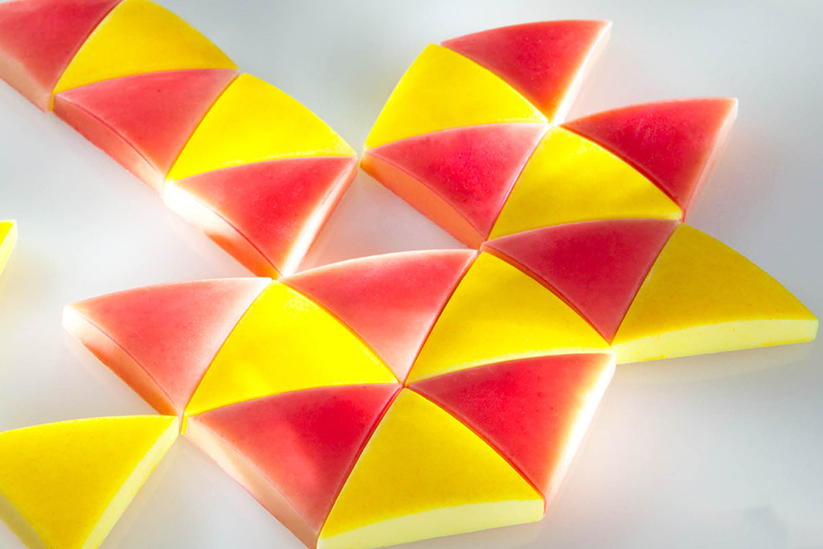 CW1678 - Chocolate World - Rounded Triangle Polycarbonate Mould