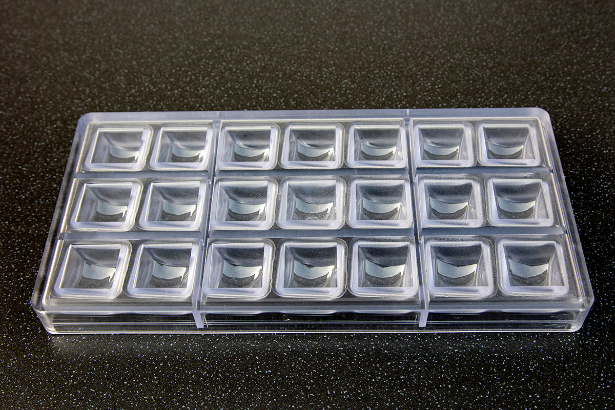 CW1753 - Chocolate World - Round Cube Ruth Hinks Polycarbonate Mould
