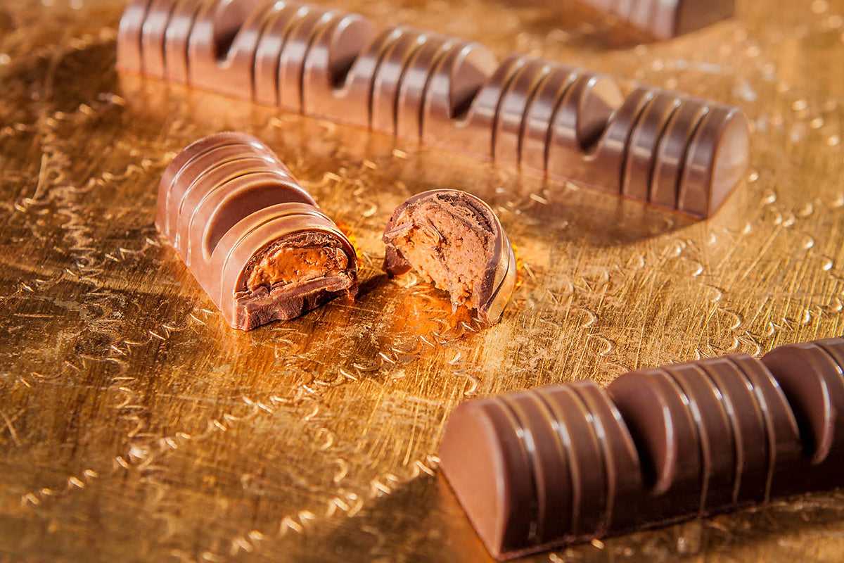 CW1890 - Chocolate World - Chocolate Bar Bueno Polycarbonate Mould