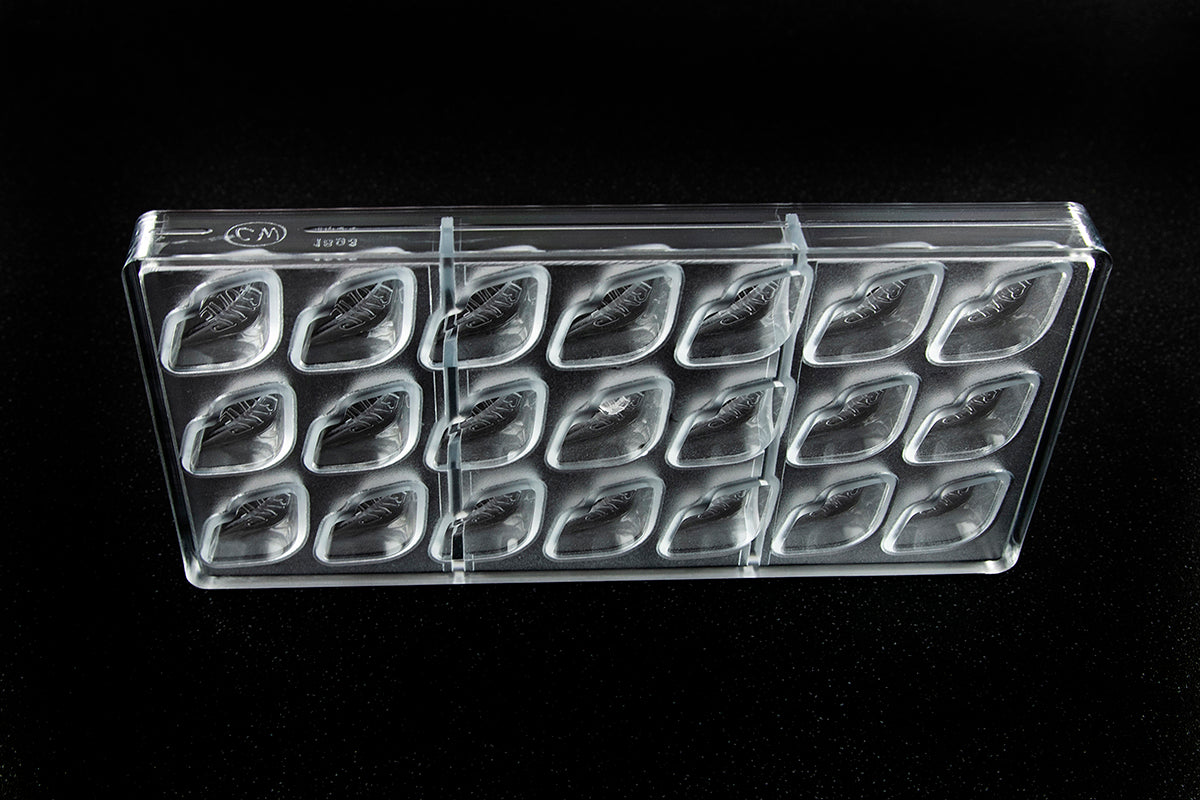 CW1893 - Chocolate World - "Love" Chocolate Lips Polycarbonate Mould