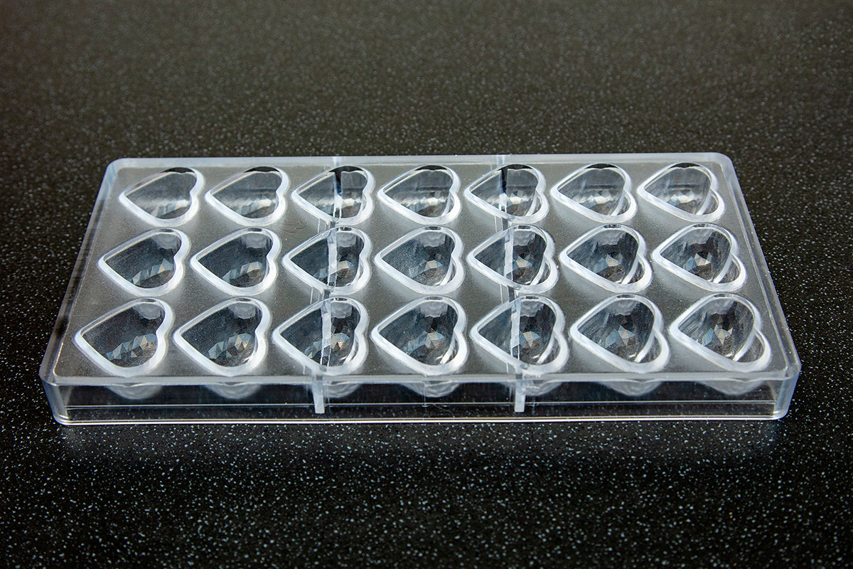 CW1913 - Chocolate World - Chocolate Heart Facet Polycarbonate Mould