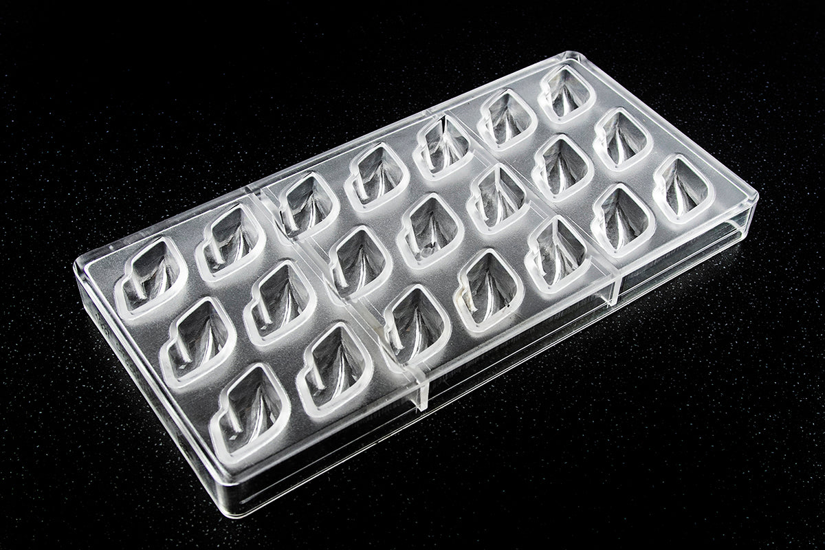 CW1937 - Chocolate World - Chocolate Facet Lips Polycarbonate Mould