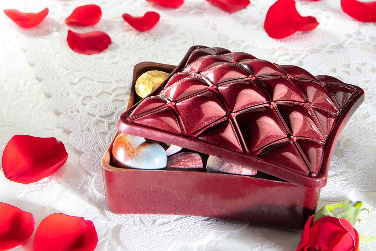 CW1993 - Chocolate World - Bonbonniere Cushion Polycarbonate Mould