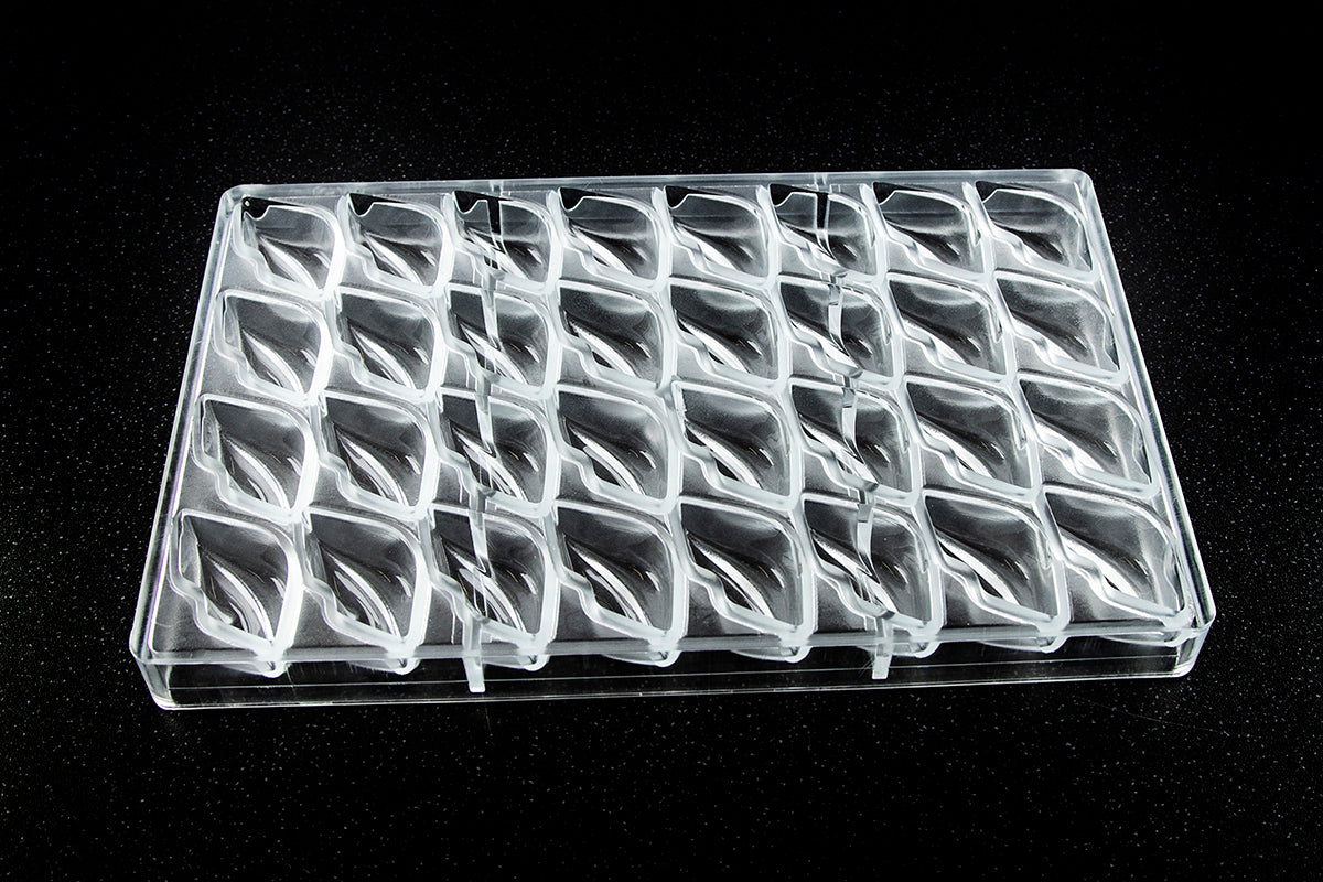 CW2351 - Chocolate World - Chocolate Lips Polycarbonate Mould